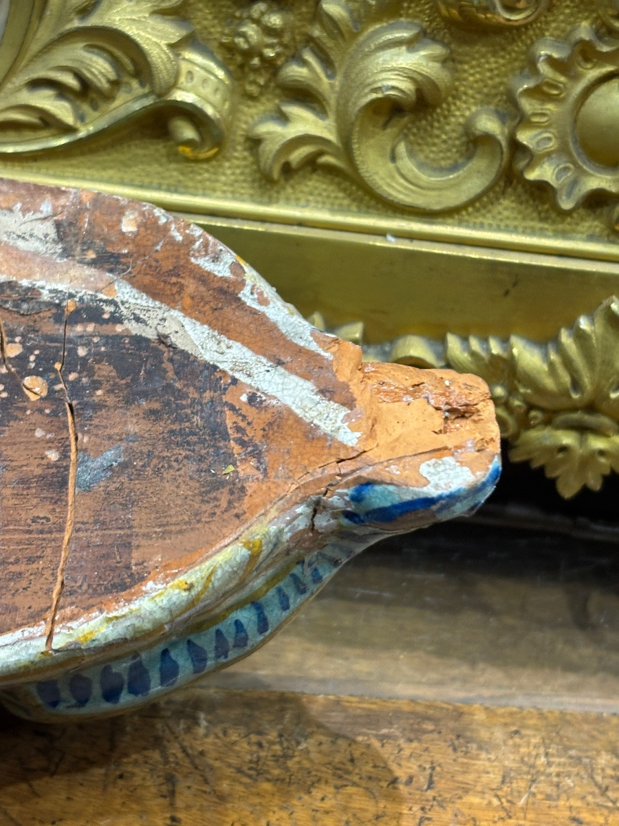 Italian Majolica Large Holy Water Font 17th-18th Century, Deruta Or Urbino Polychrome Earthenware With Cherubs -photo-6