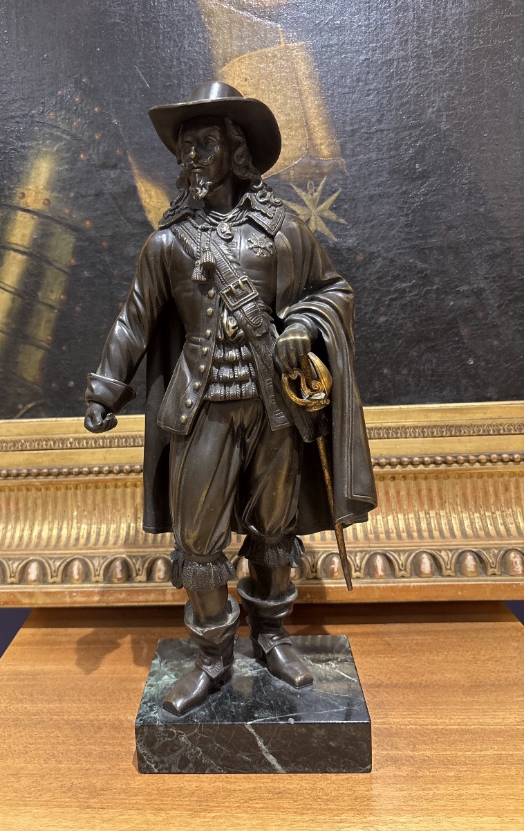 Mousquetaire d artagnan bronze XIXe patine médaille garde de L épée dorée sur socle en marbre 