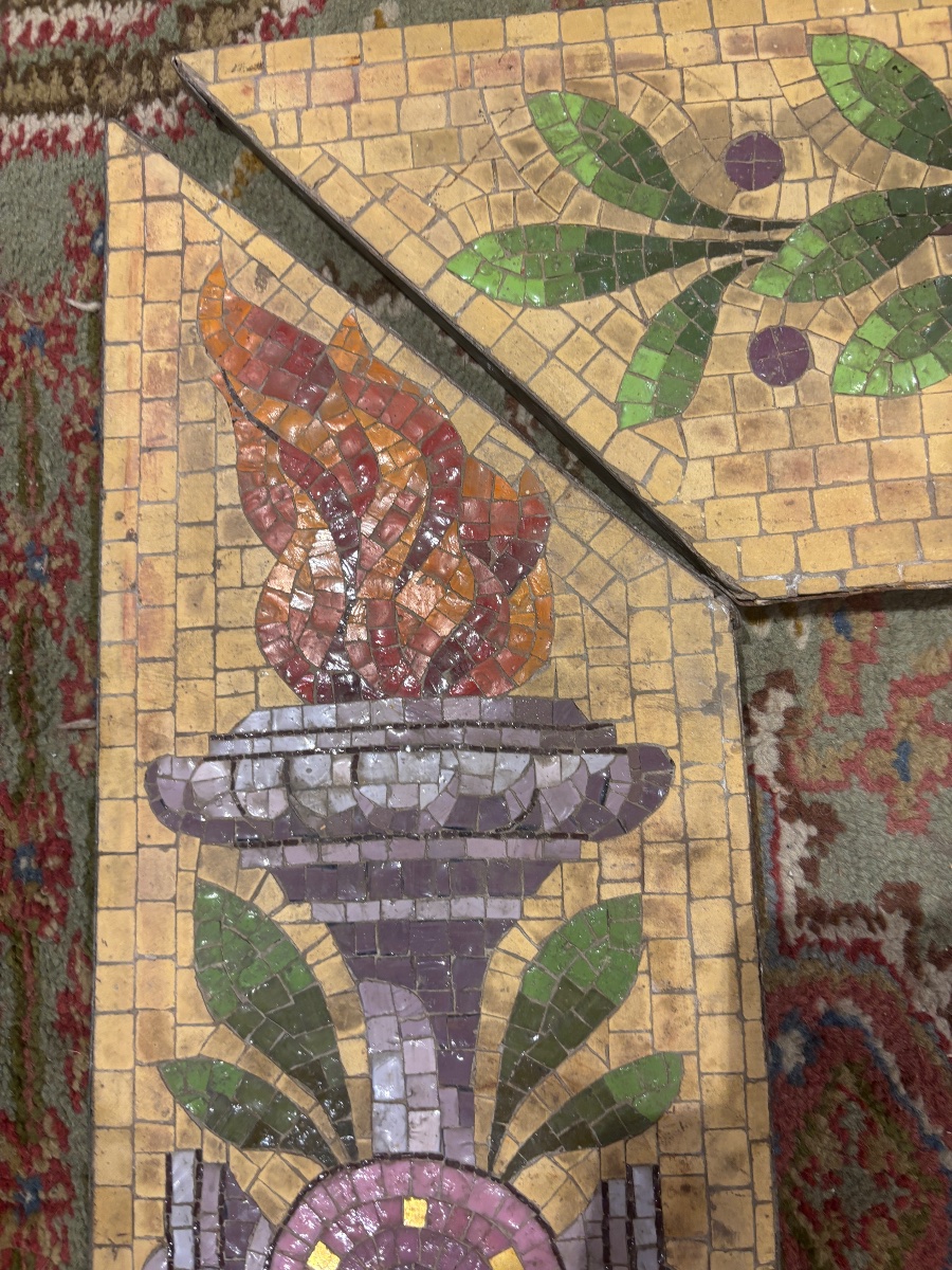 Entrance Threshold Of A Beautiful, Prestigious 19th-century Residence, Featuring A Mosaic Design With Banner Motifs -photo-4