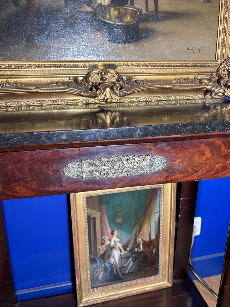 Small Empire-style Console Table In Flamed Mahogany, Adorned With Gilded Bronze Columns -photo-3