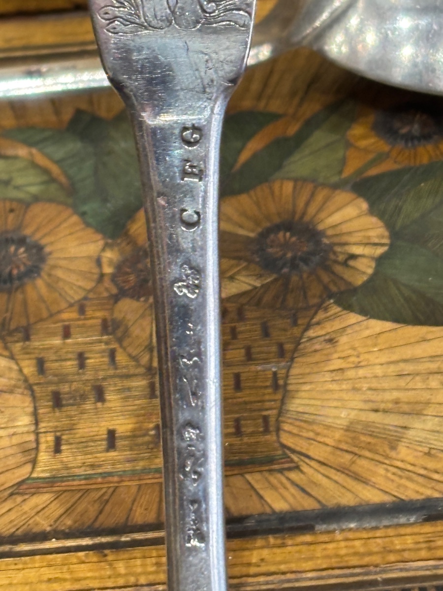 Couvert XVIII e en argent massif vers 1750 armoiries blason couronne comtale -photo-2