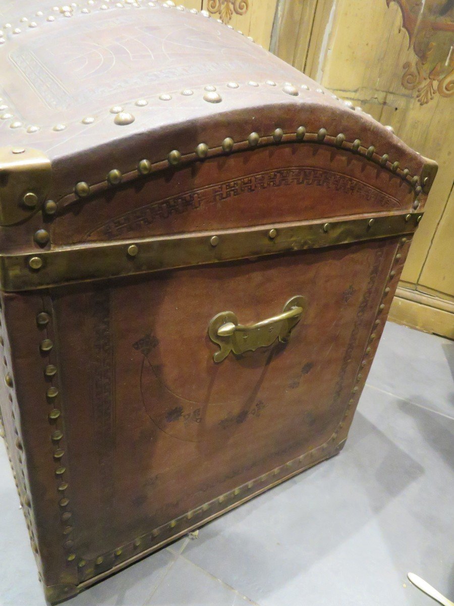 Large Old Trunk Navy Bombee Leather Studded Brass Epoque Nineteenth-photo-1