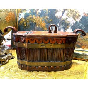 Rare Box Popular Art Box In Carved Walnut 19th Century Brass Strapping 