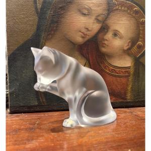 Lalique Chat Faisant Sa Toilette Frosted Glass Sculpture