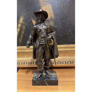 Mousquetaire d artagnan bronze XIXe patine médaille garde de L épée dorée sur socle en marbre