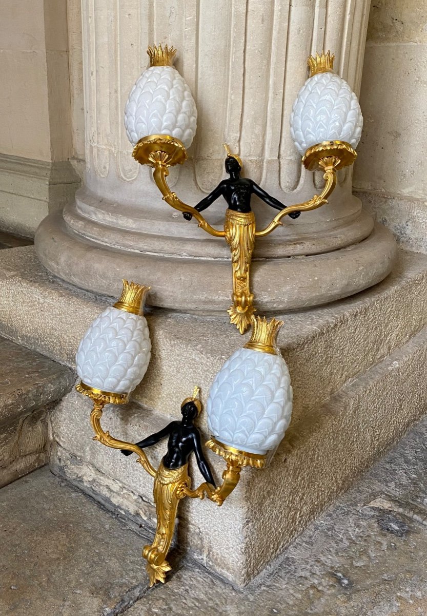Paire D’appliques Aux Nubiens Vers 1960