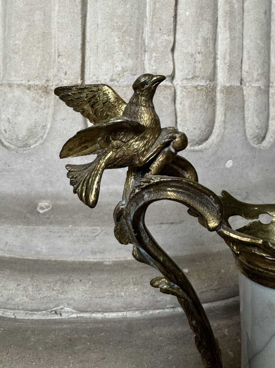 Paire De Vases En Porcelaine De Chine, Montures En Bronze Doré. -photo-2