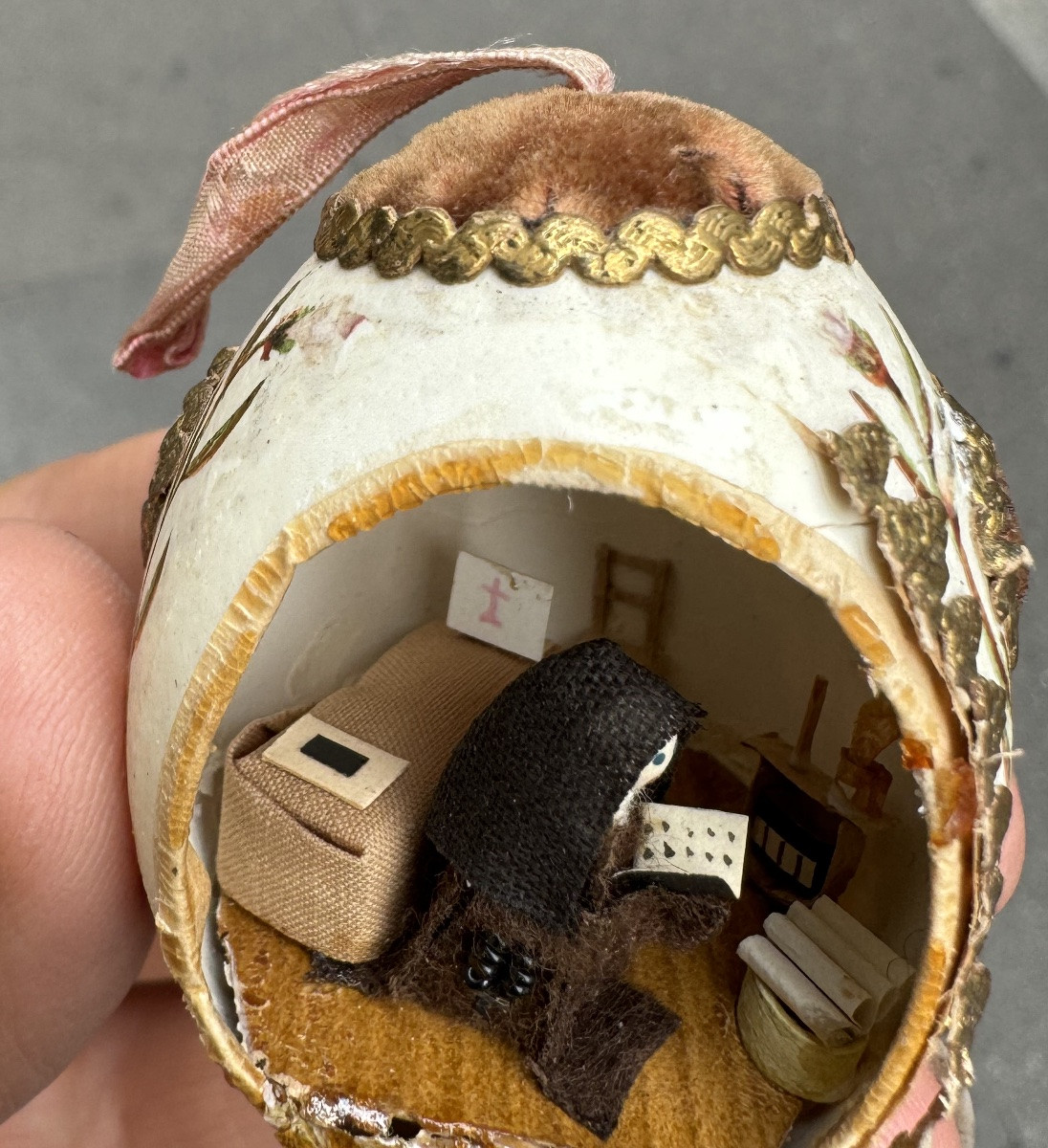 Cellule De Nonne Dans Un Oeuf 19e Siècle-photo-2