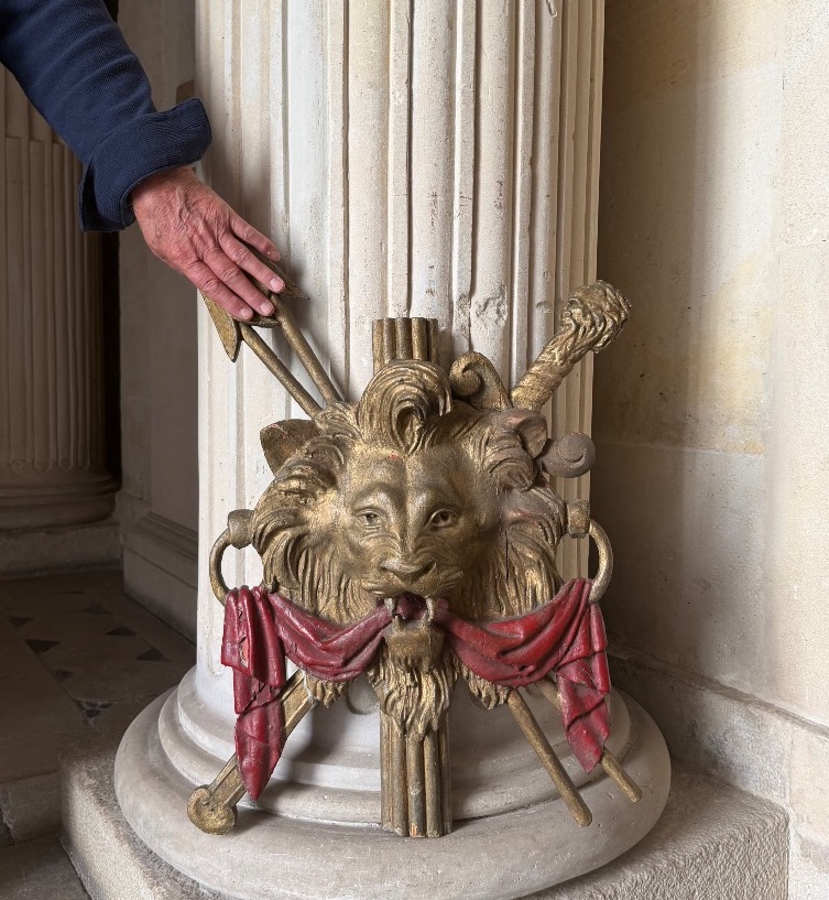 Early 18th-century Wooden Trophy -photo-4
