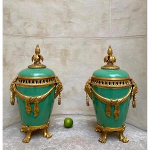 Paire De Grands Pots Couverts En Porcelaine Et Bronze, Fin 19ème Siècle 