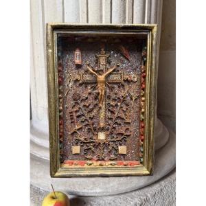 Christ en croix, paperolles 18ème siècle