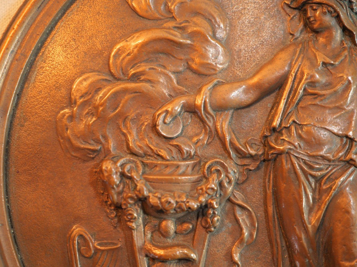 Circular Bronze Plate From A Cup From The Susse Foundries Depicting An Antique Scene In Relief-photo-2