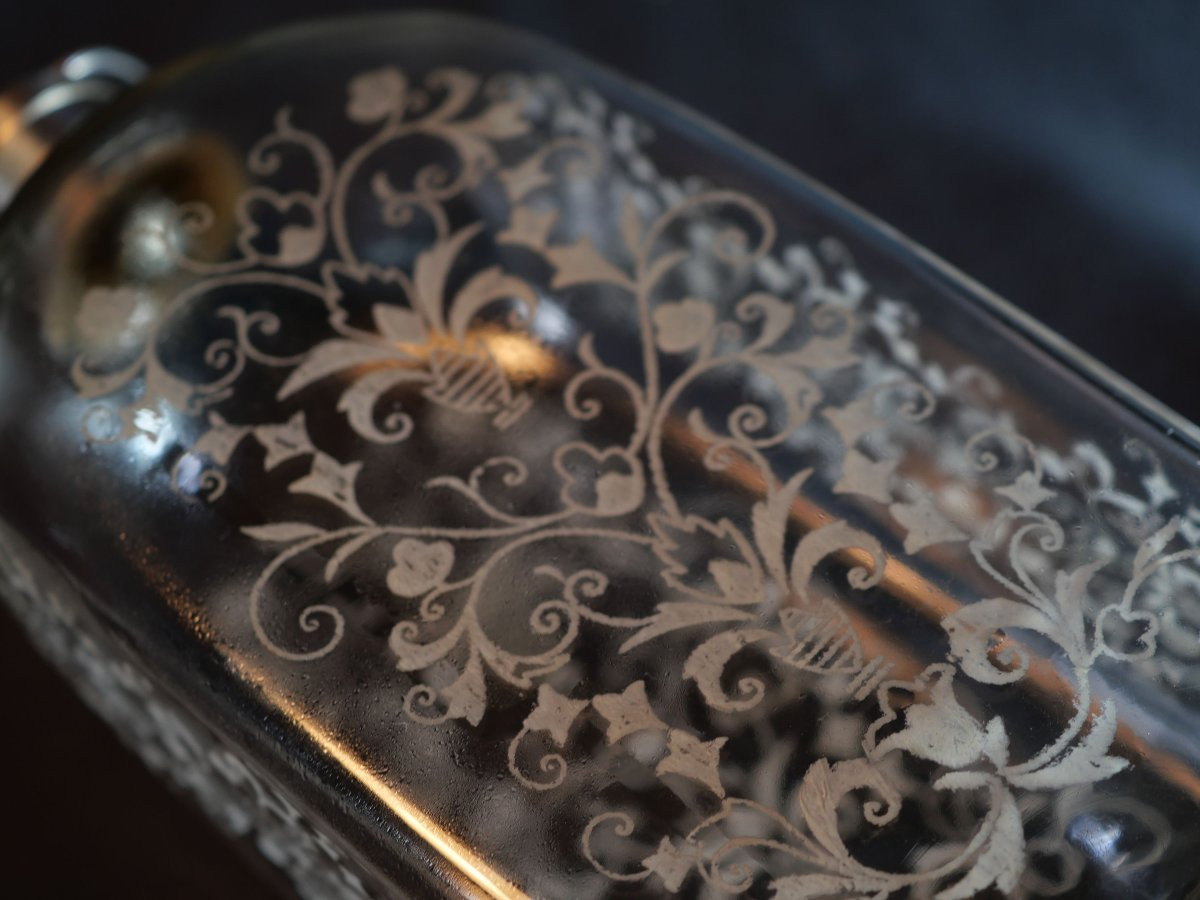 Baccarat Decanter With Engraved Sides Rocher Frères La Côte St André Silver Frame Stopper Cab25roc001-photo-4