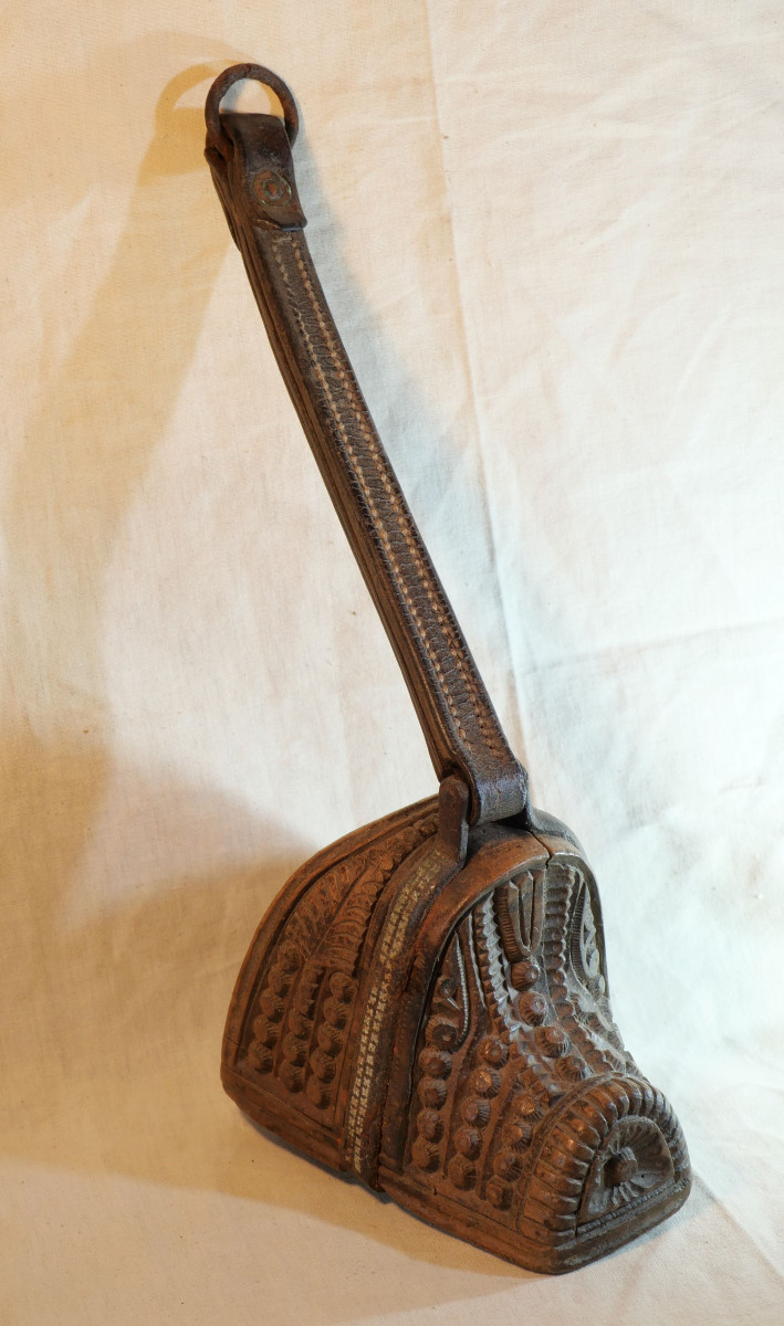 Sabot étrier en bois sculpté amazone normande XIX LIS25ETR001