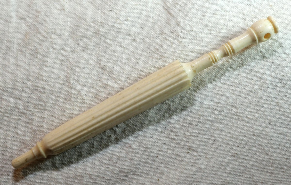 Dieppe Ivory Umbrella Needle Holder XIX Tou25die002-photo-2