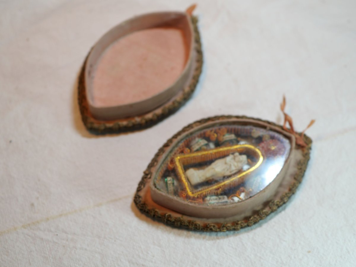 Reliquaire de poche ovale avec petite statuette époque XVIII - TIN25REL003 -photo-2