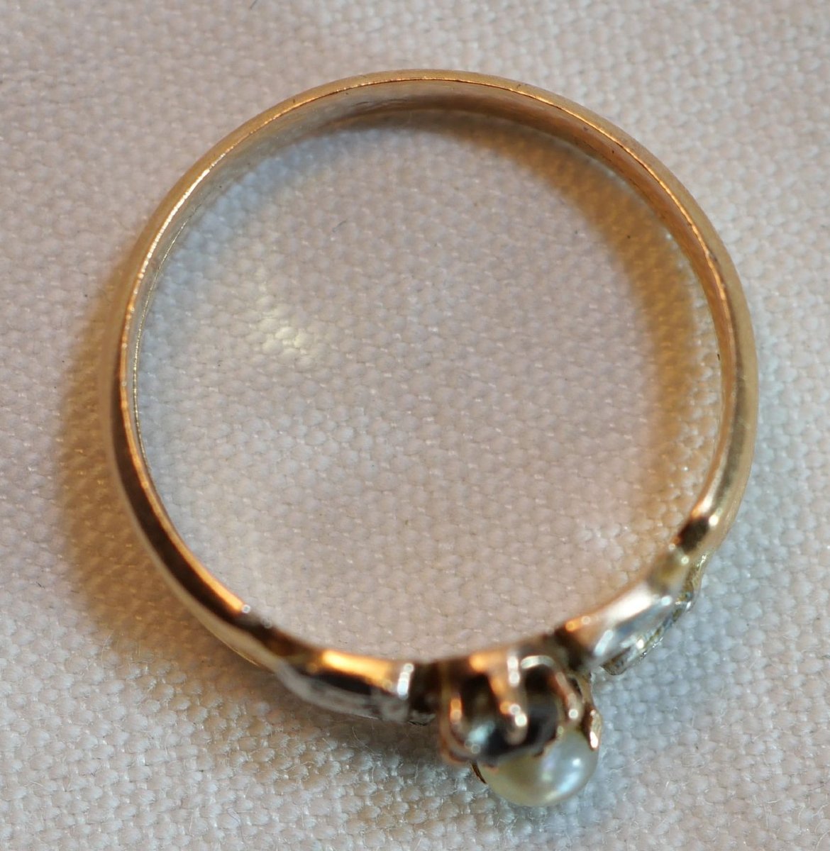 bague OR 18K 2 anneaux 2 ors sertie d’une perle et d’un saphir épaulée brillants SDC25BAG001-photo-1