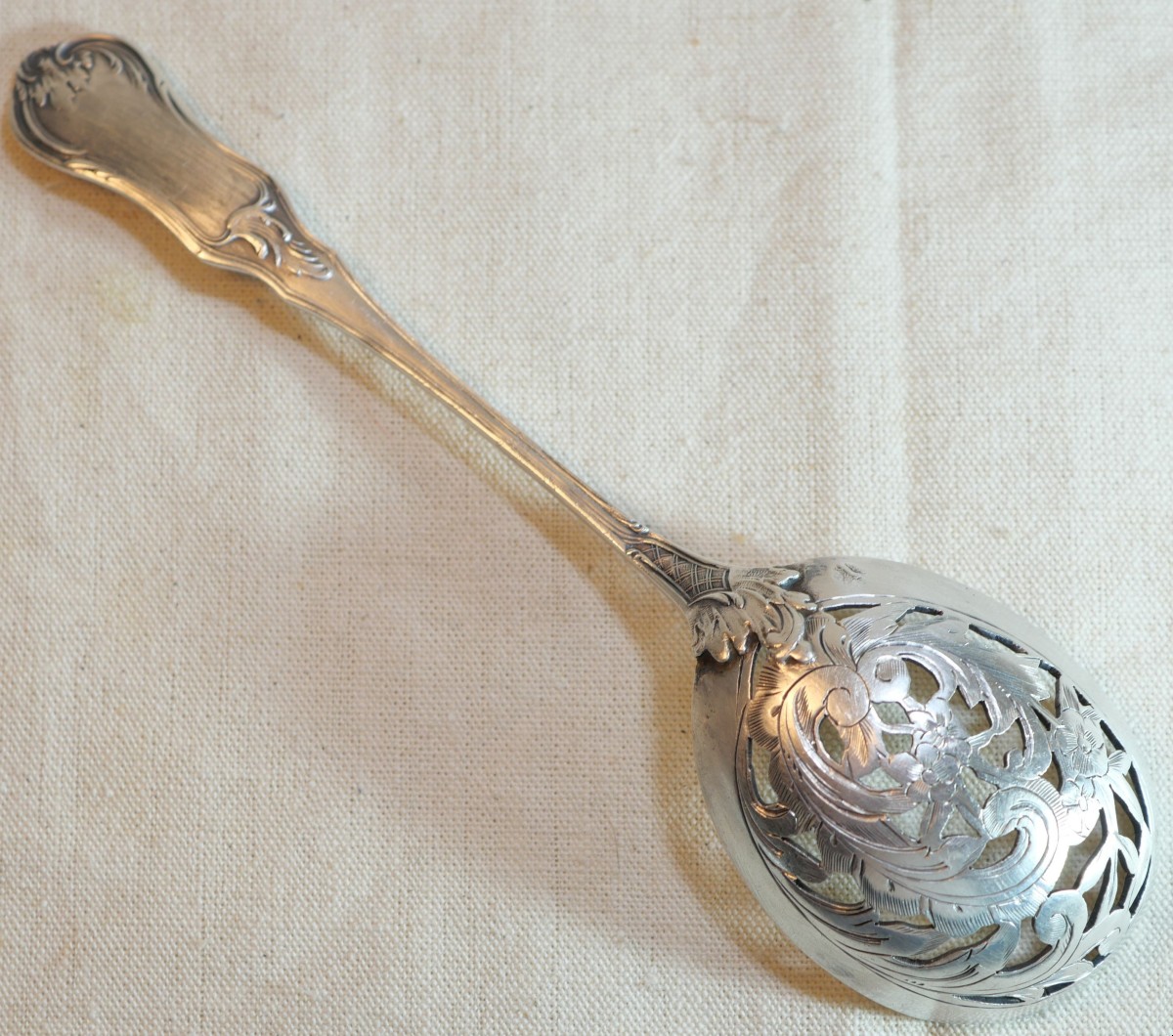 Cuillère saupoudreuse argent 38grammes Minerve VEUVE  COMPERE   SCH24SAU002