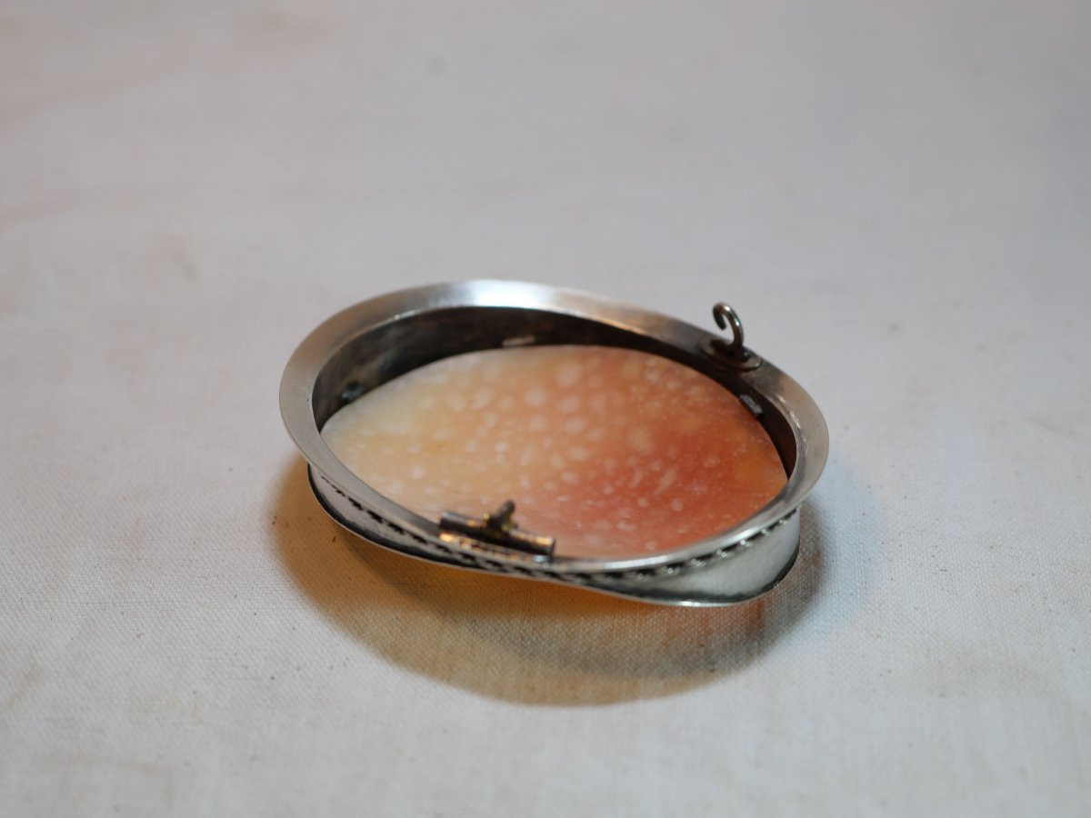 Important camée représentant Athéna à la chouette – monture en argent – XVIIIe SDC26ATH001-photo-5