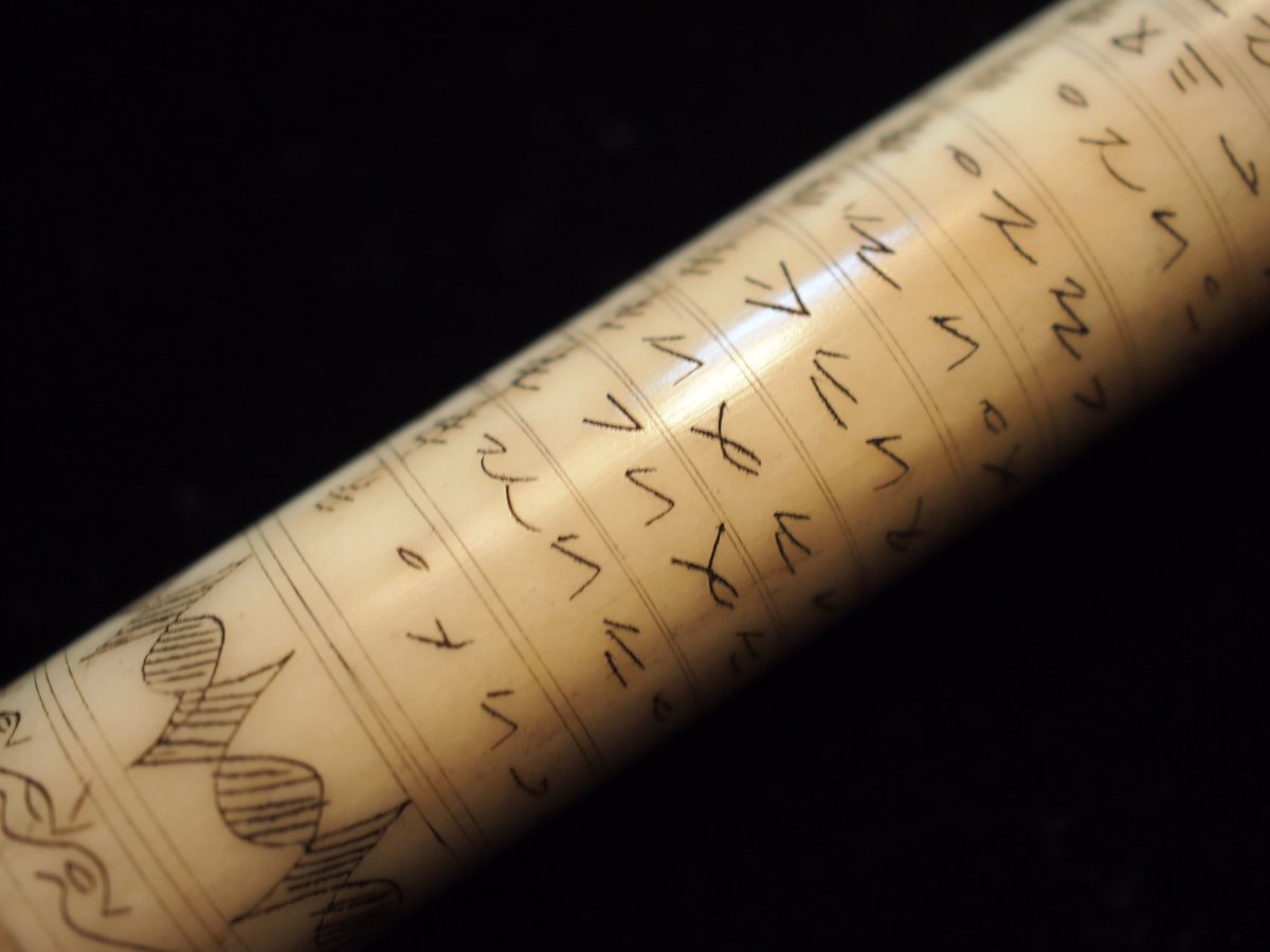 Canne à calendrier lunisolaire divinatoire de datu PORHALAAN BATAK TOBA SUMATRA INDONÉSIE XIX e-photo-1