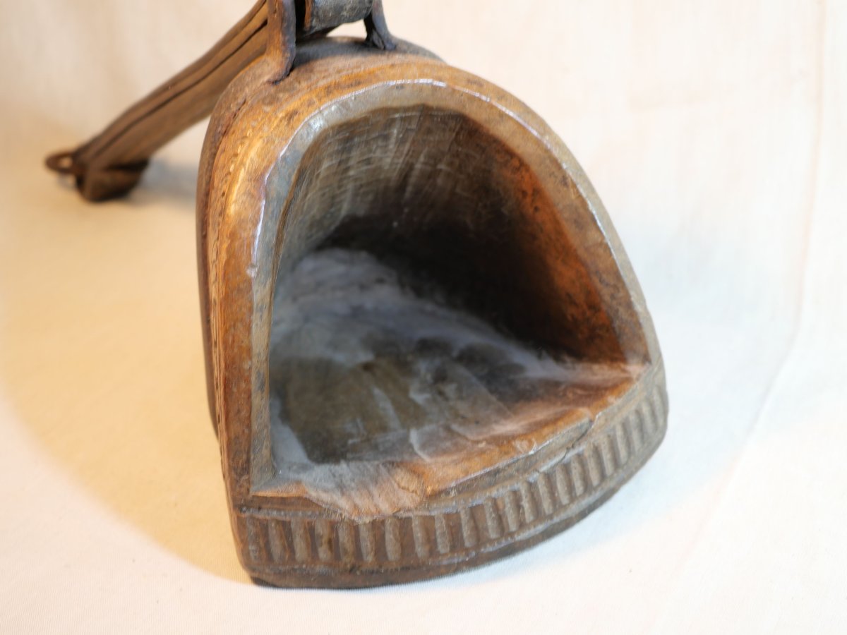 Carved Wooden Stirrup — South America, Spanish Colonial Tradition — 19th Century Lis25etr001-photo-3