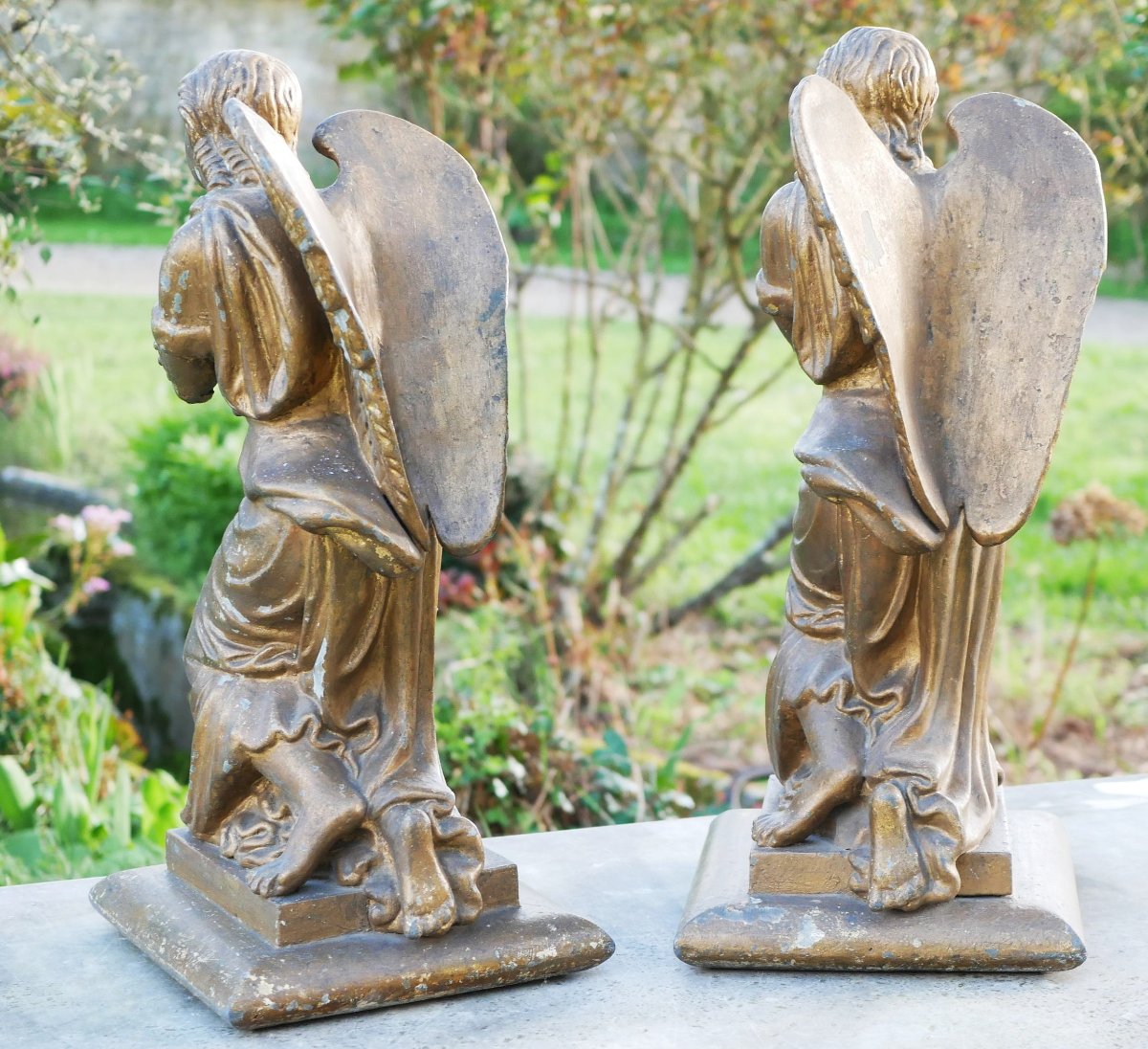 Pair Of Worshiping Angels Made Of Cast Iron — Antique Altar Sculpture — Cou23ang001-photo-3