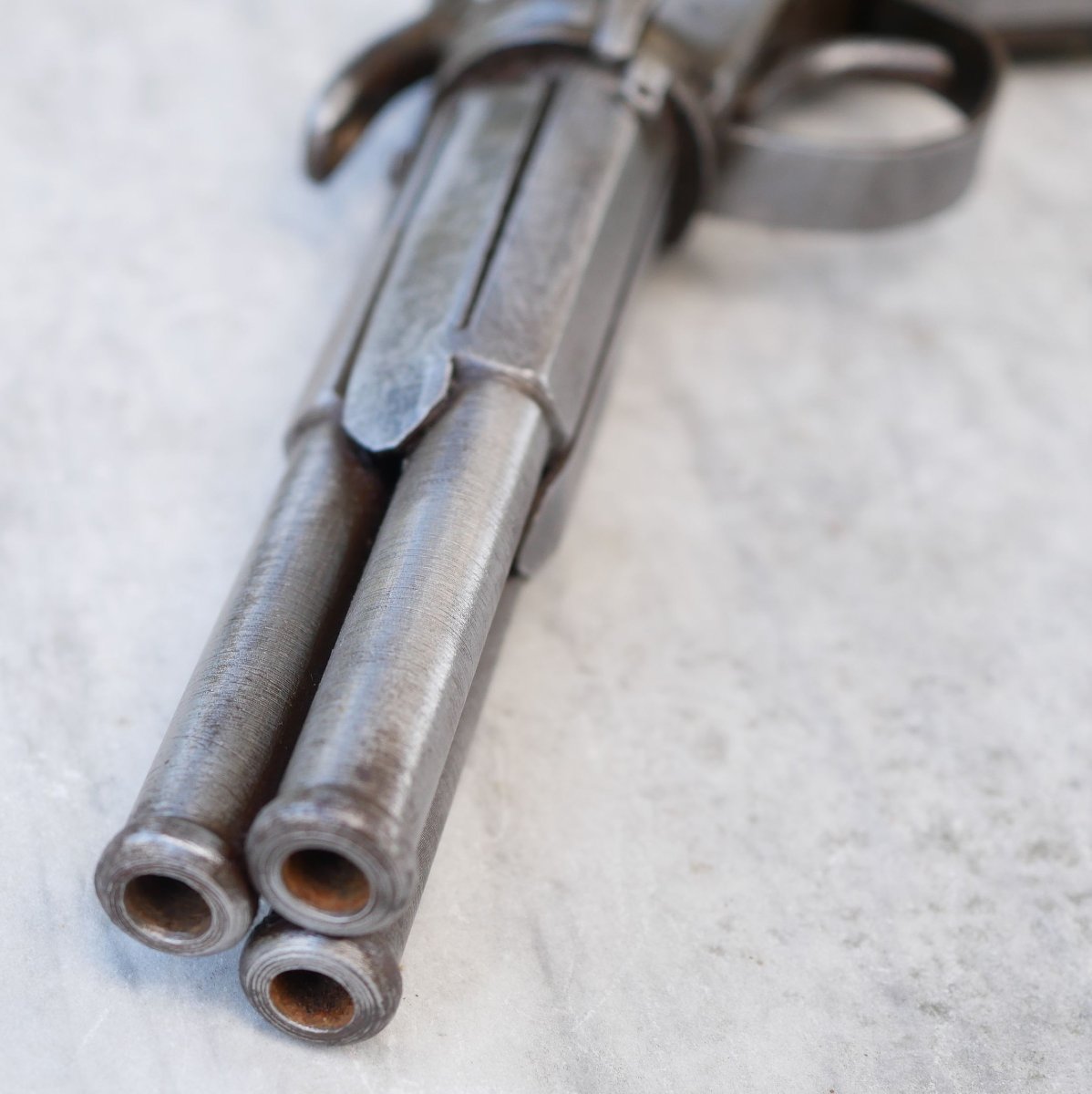 Pistolet pepperbox à 3 canons rotatifs à percussion vers 1860 - Colonie française - PRN25PIS004-photo-1