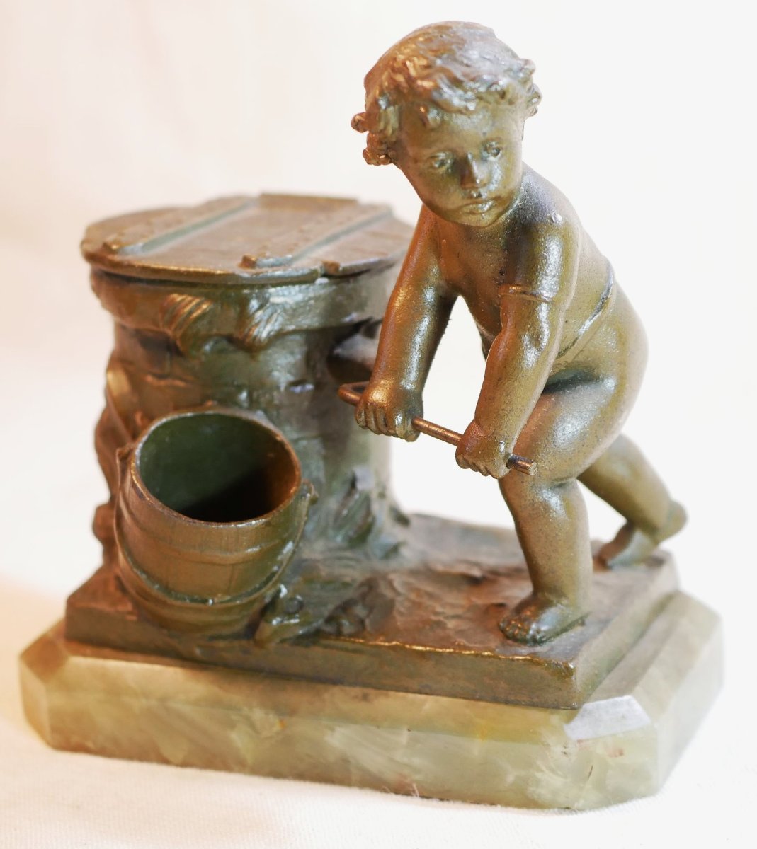 Encrier-pyrogène régule patine verte  putto puisant eau au puits  socle marbre XIXe SSL26ENC001-photo-2