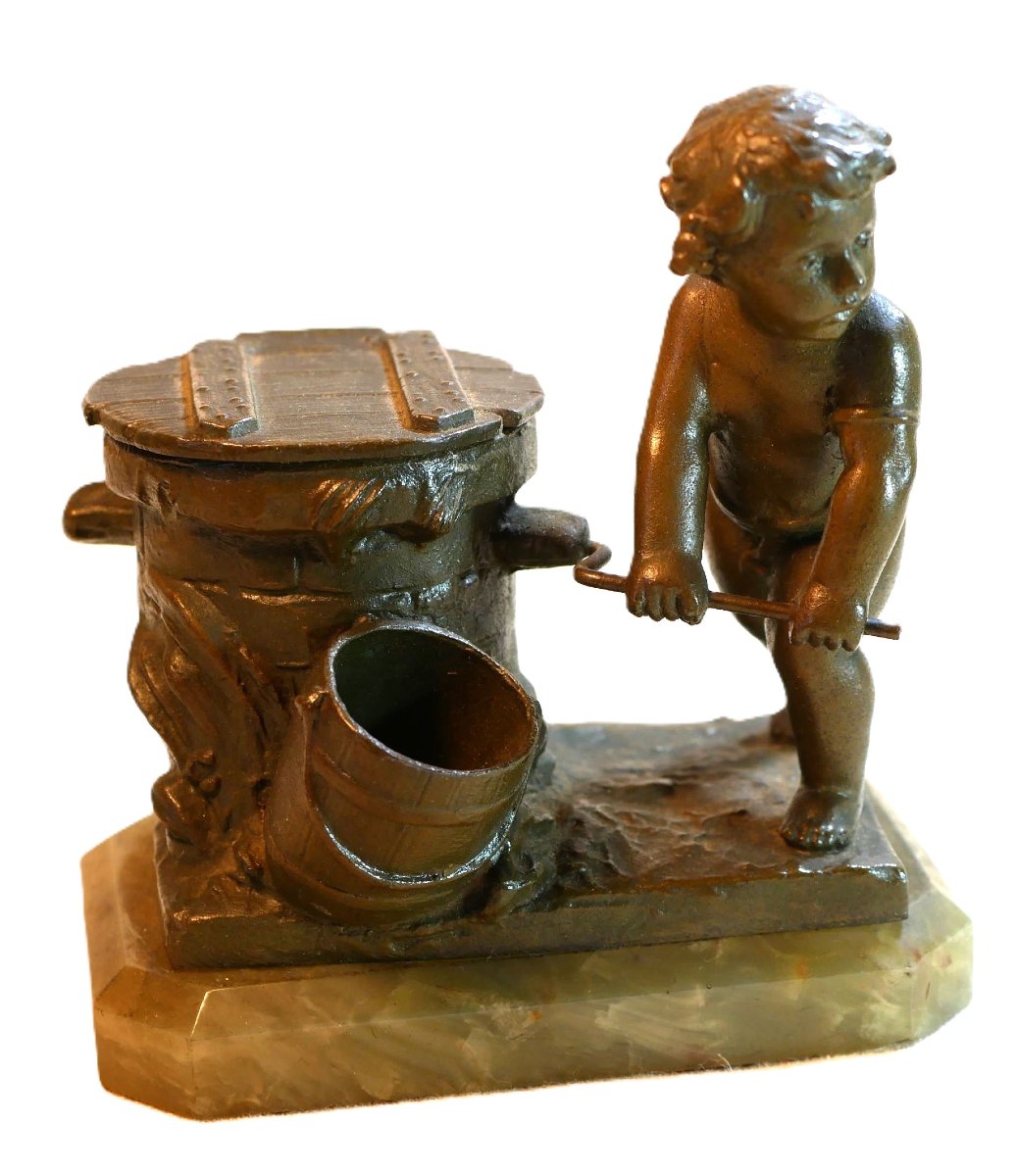 Encrier-pyrogène régule patine verte  putto puisant eau au puits  socle marbre XIXe SSL26ENC001
