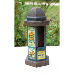 Colonne MORRIS distributeur tablettes chocolat MENIER à pièces COU25MEU001