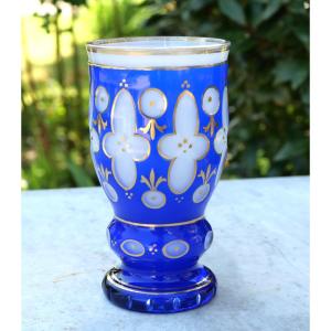 Vase verre overlay bleu et blanc à décor émaillé or – Travail européen, fin XIXe SCN25OVR001