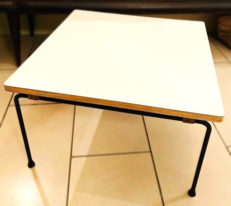 Table basse de Pierre PAULIN pour THONET, année 1959 vintage