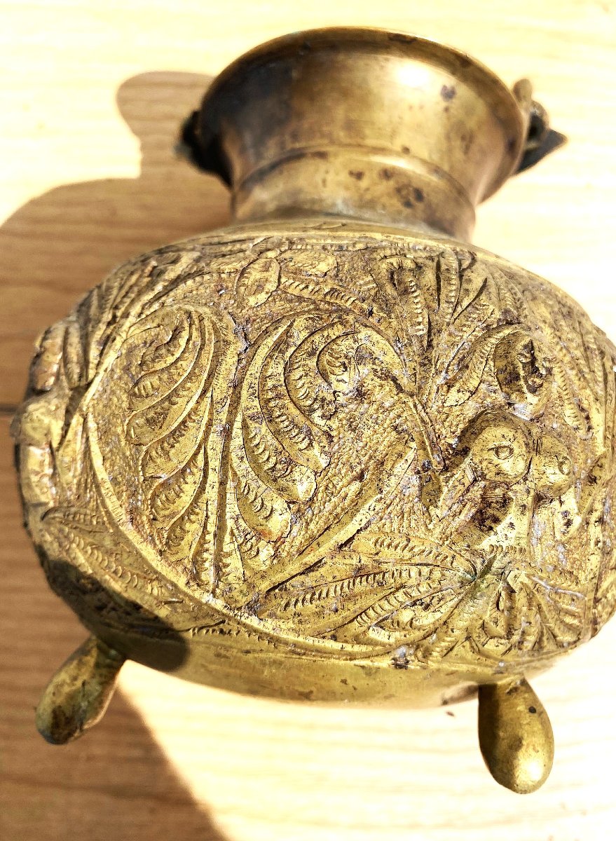 Antique Lota Pot From India Or Sri Lanka, Made Of Bronze - Ceremonial Pot With A Handle-photo-1