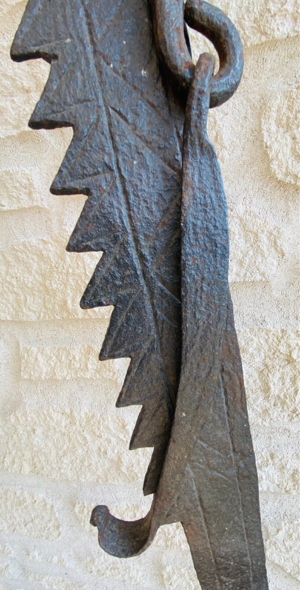 Crémaillère de cheminée en fer forgé d'époque 17ème siècle - Croix de Lorraine-photo-8