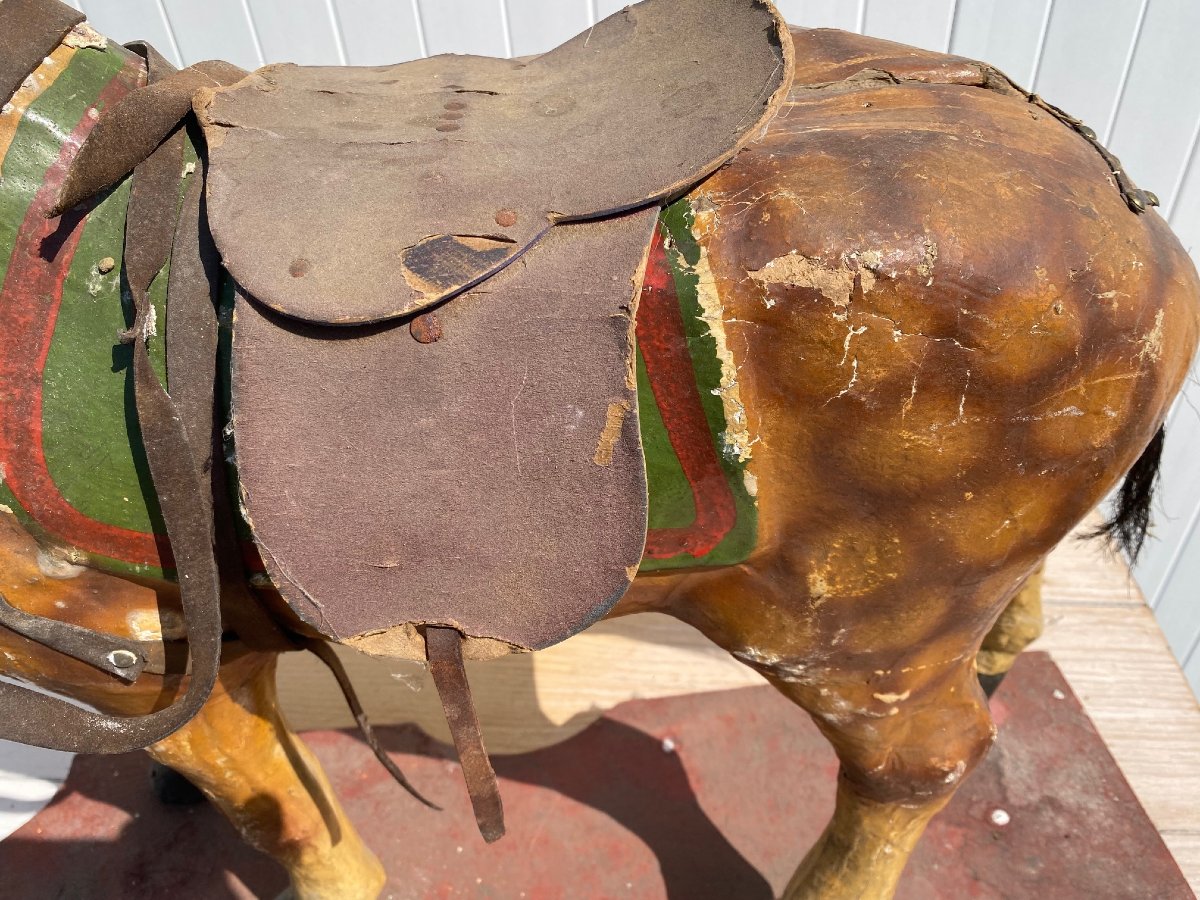 Cheval à roulettes d'époque 1900 en papier mâché et polychromie-photo-2
