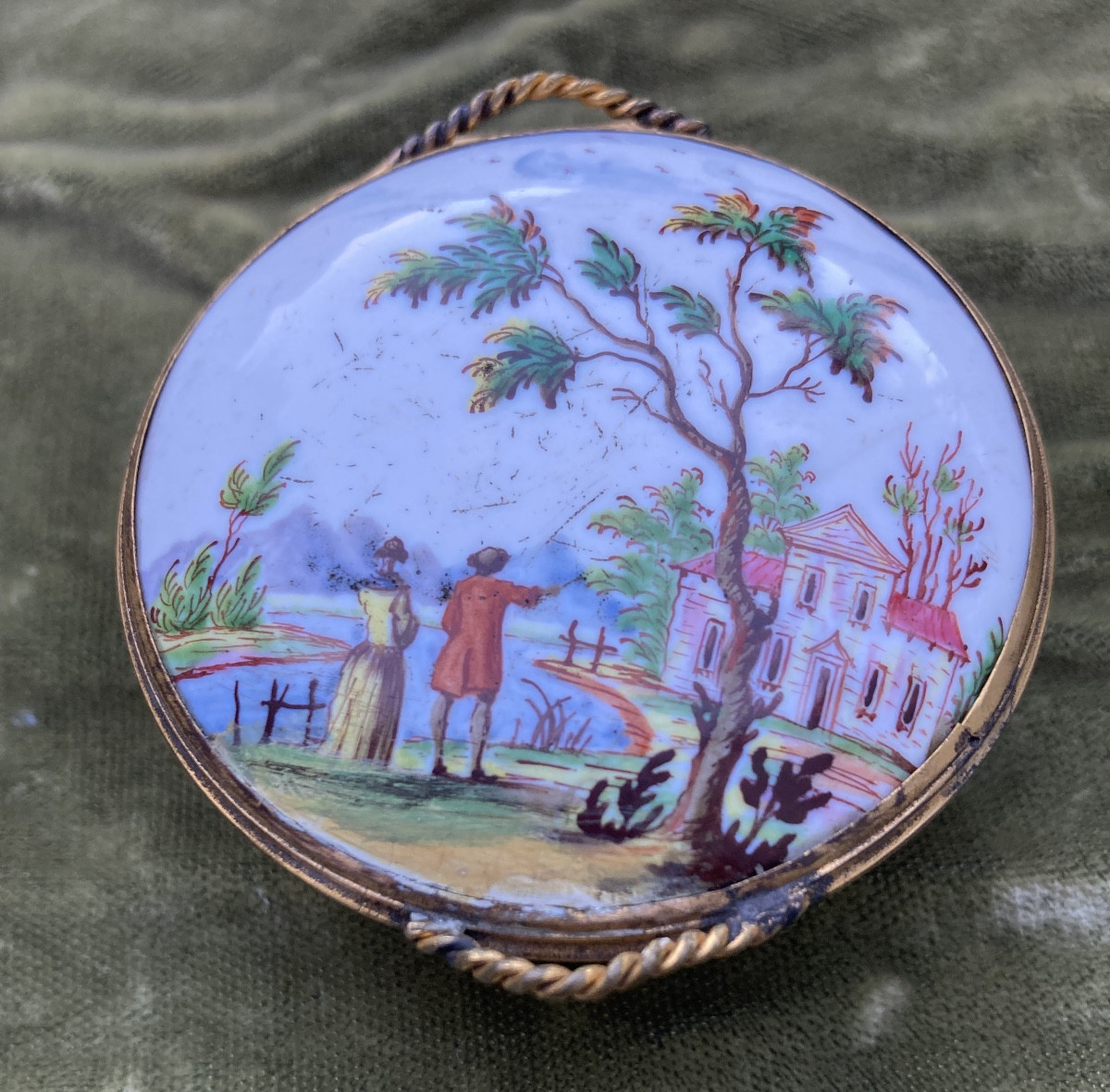 Small Enamel Box -photo-1