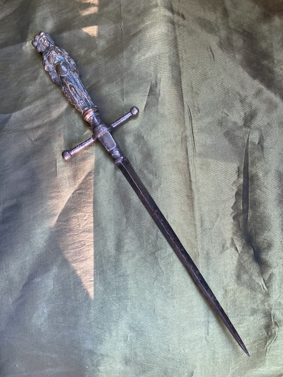 Dagger -photo-2