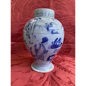 Vase Nevers à décor d’inspiration chinoise