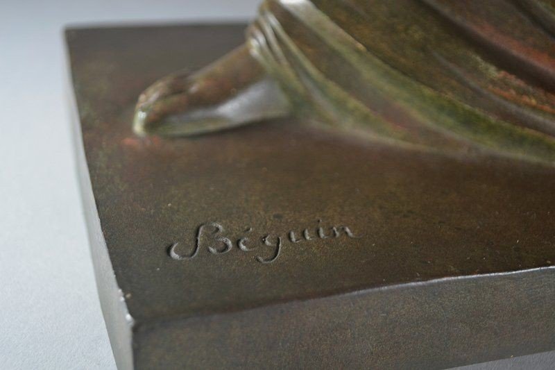 G. Beguin Classic Art Deco Bronze Reclining Lady-photo-1