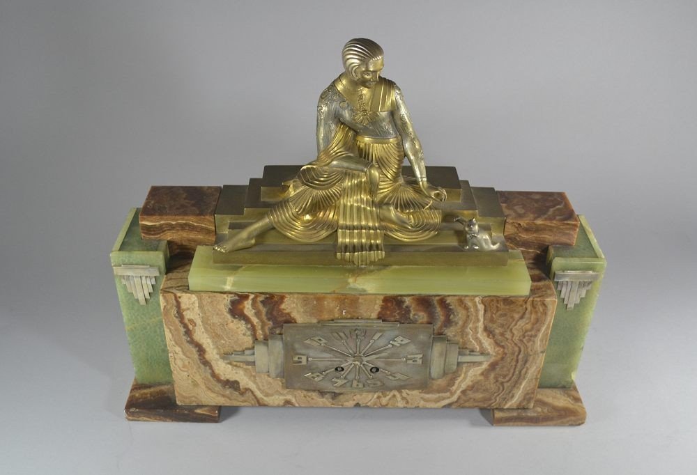 Rare pendule bronze Georges Lavroff. Femme au chaton. -photo-2