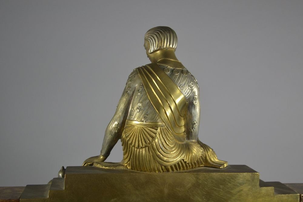 Rare pendule bronze Georges Lavroff. Femme au chaton. -photo-4