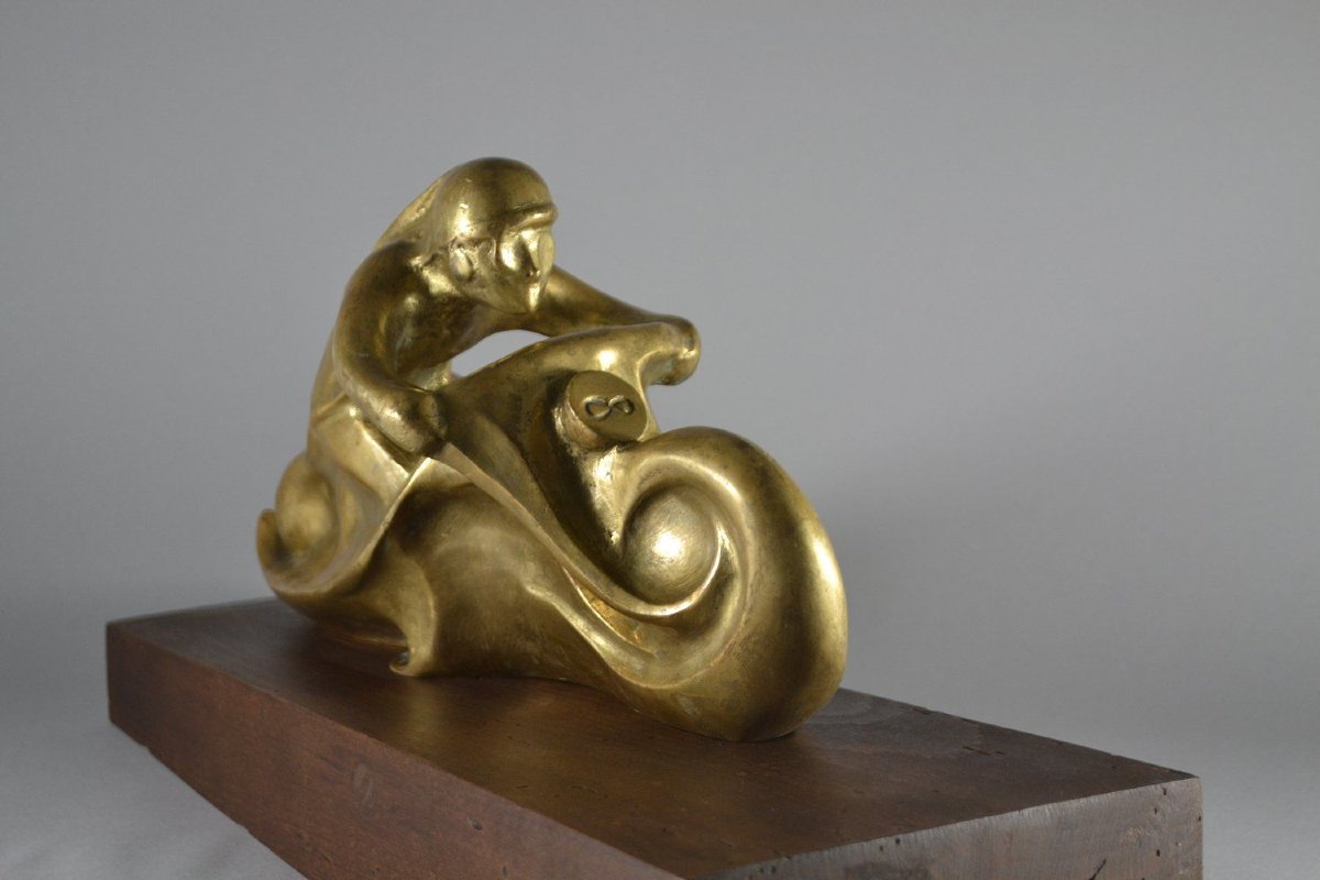 Rare sculpture en bronze d'un motocycliste. Futurisme Italien.-photo-2