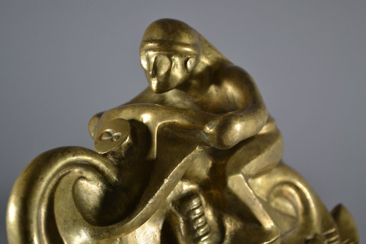 Rare sculpture en bronze d'un motocycliste. Futurisme Italien.-photo-4