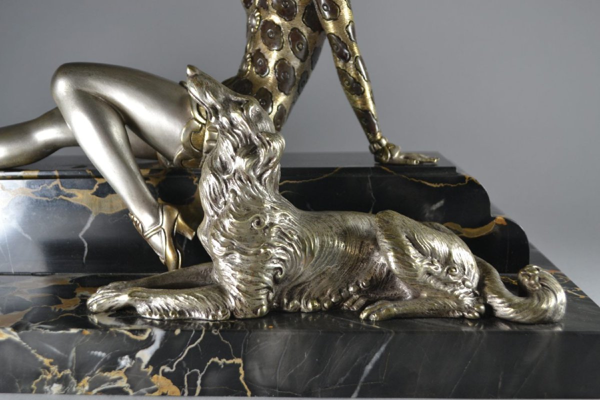 Henri Molins. Groupe art deco en bronze. Elegante au lévrier-photo-3
