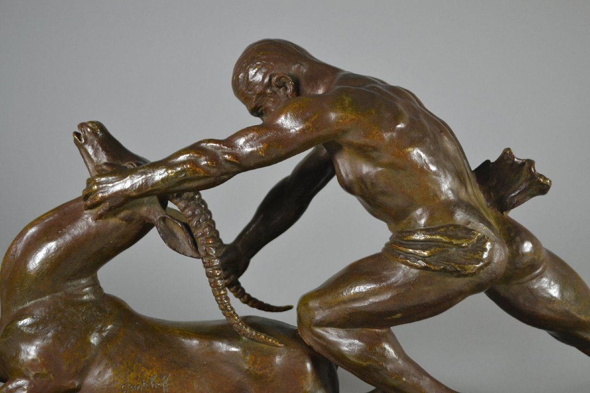 GHANU GANTCHEFF grand groupe en bronze art déco. Homme et antilope-photo-2