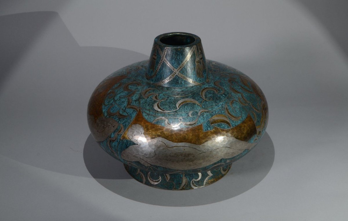 Paul Louis Mergier. Vase art déco en dinanderie. Pièce maîtresse.-photo-2
