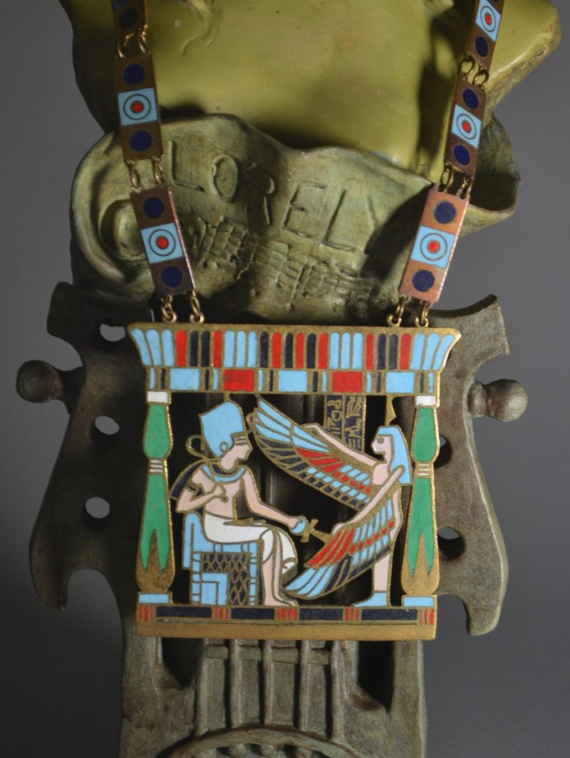 Pendentif Sautoir Egyptomanie art deco emaillé
