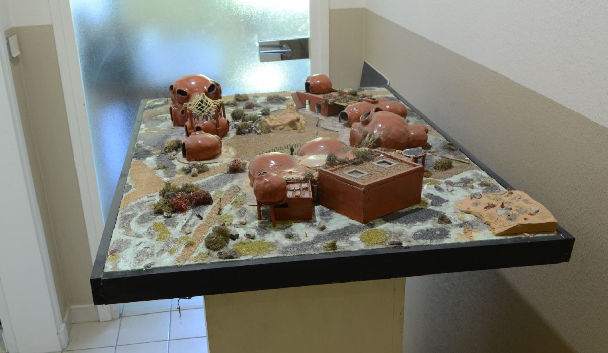 Maquette d'Architecture Organique - Style Maisons-Bulles / Utopie XXe -photo-2