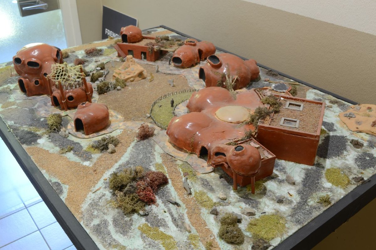 Maquette d'Architecture Organique - Style Maisons-Bulles / Utopie XXe 