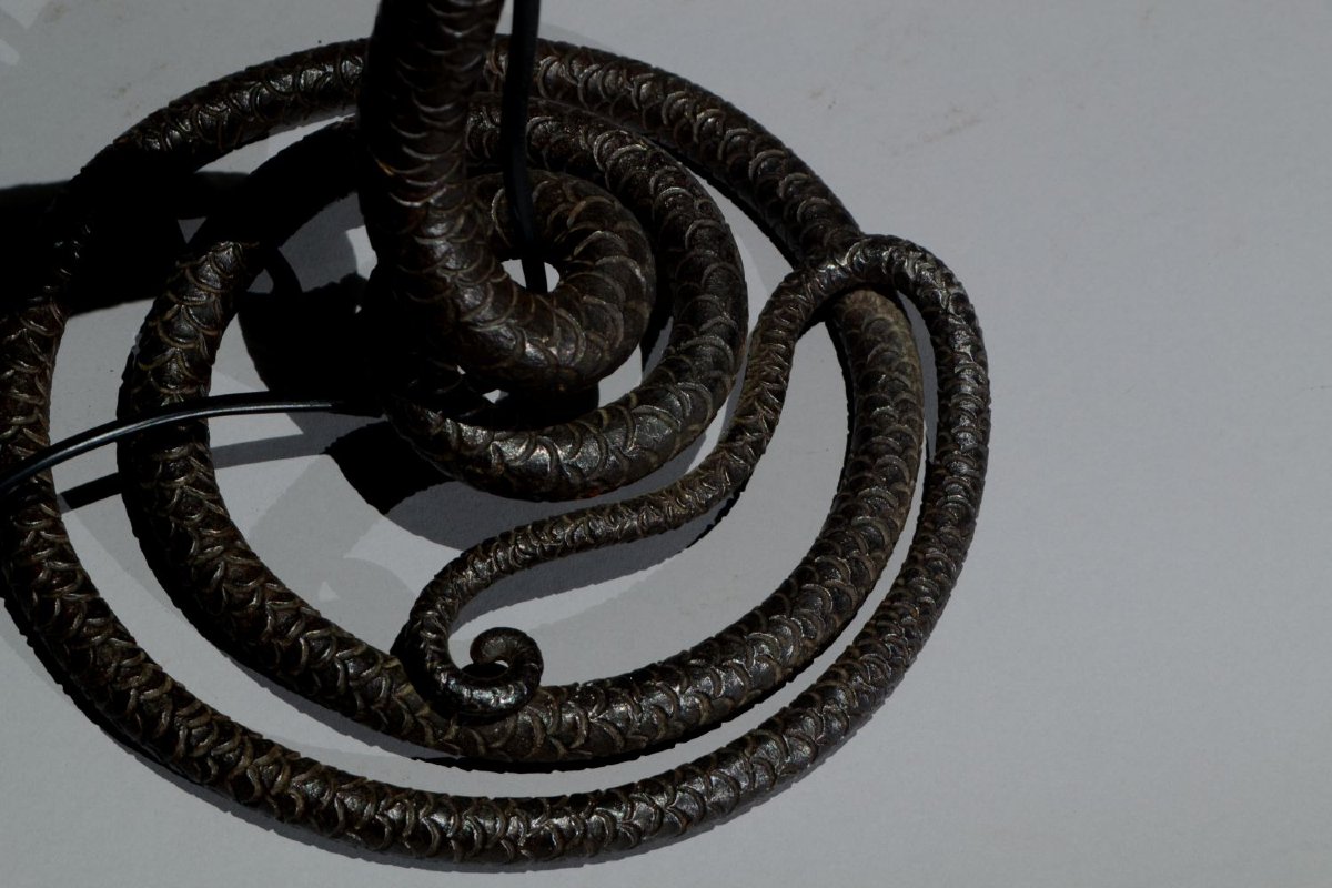 Large Cobra Art Deco Lamp Made Of Wrought Iron And Alabaster. -photo-4